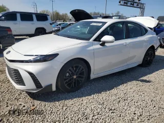 2025 Toyota Camry LE z VIN 4T1DAACK1SU046428, wystawiony jako Copart lot #53729635 z przebiegiem Nie podano mil oraz Szkoda całkowita • Salvage title. Historia ofert i sprzedaży dostępna na DreamBid. Obrazek 1.