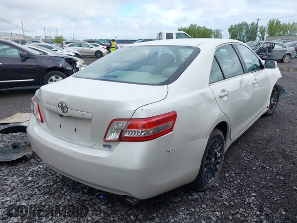 2007 Toyota Camry z VIN 4T1BB46K67U027737, wystawiony jako IAAI lot #42320986 z przebiegiem 142 606 mil mil oraz . Historia ofert i sprzedaży dostępna na DreamBid. Obrazek 4.