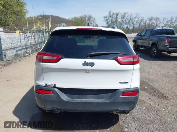 2015 Jeep Cherokee Latitude with VIN 1C4PJLCS3FW670254, listed as a IAAI auction lot 42060659 with 164,291 mi miles. Bid and sale history available at carsss.com. Image 17.