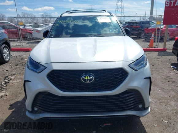 2022 Toyota Highlander XSE with VIN 5TDLZRBH0NS235559, listed as a IAAI auction lot 41684126 with 23,671 mi miles and . Bid and sale history available at DreamBid. Image 12.