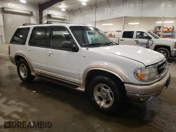 2000 Ford Explorer Eddie Bauer z VIN 1FMDU84P0YZC67167, wystawiony jako Copart lot #85806684 z przebiegiem 156 411 mil mil oraz Szkoda całkowita • Salvage title. Historia ofert i sprzedaży dostępna na DreamBid. Obrazek 4.