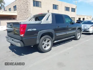 2004 Chevrolet Avalanche z VIN 3GNEK12T74G157482, wystawiony jako IAAI lot #42386139 z przebiegiem 109 444 mil mil oraz . Historia ofert i sprzedaży dostępna na DreamBid. Obrazek 4.