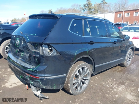 2020 Volkswagen Tiguan SEL Premium R-Line with VIN 3VV4B7AX8LM164745, listed as a IAAI auction lot 41628418 with 38,353 mi miles. Bid and sale history available at carsss.com. Image 4.