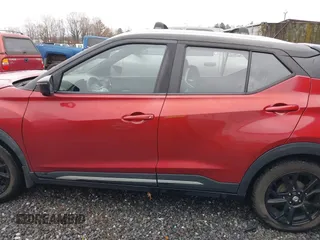 2020 Nissan Kicks SR with VIN 3N1CP5DV4LL565762, listed as a IAAI auction lot 40889527 with 98,722 mi miles. Bid and sale history available at carsss.com. Image 14.