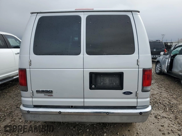 2008 Ford Econoline Passenger XL with VIN 1FBNE31LX8DA20587, listed as a Copart auction lot 47973485 with 218,047 mi miles and Clean Title. Bid and sale history available at carsss.com. Image 6.