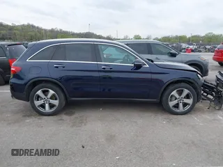 2019 Mercedes-Benz GLC 300 z VIN WDC0G4KB6KV169649, wystawiony jako IAAI lot #41930356 z przebiegiem 68 376 mil mil oraz . Historia ofert i sprzedaży dostępna na DreamBid. Obrazek 13.