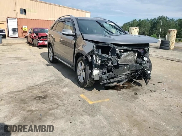 2013 Kia Sorento EX с VIN 5XYKUDA22DG365462, выставлен на аукционе Copart как лот 56941515 с пробегом 177 440 миль миль и Списание • Salvage title. История ставок и продаж доступна на DreamBid. Изображение 13.