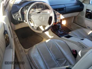 1995 Mercedes-Benz SL z VIN WDBFA63E8SF123853, wystawiony jako Copart lot #45917634 z przebiegiem 112 416 mil mil oraz Nie do naprawy. Historia ofert i sprzedaży dostępna na DreamBid. Obrazek 8.