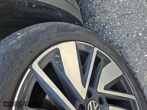 2024 Volkswagen Atlas SE with VIN 1V2HR2CA0RC555310, listed as a IAAI auction lot 42726962 with 18,978 mi miles and . Bid and sale history available at DreamBid. Image 23.