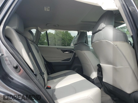 2021 Toyota RAV4 XLE Premium with VIN 2T3A1RFV5MC152318, listed as a Copart auction lot 62899735 with 41,376 mi miles and Salvage title. Bid and sale history available at DreamBid. Image 11.