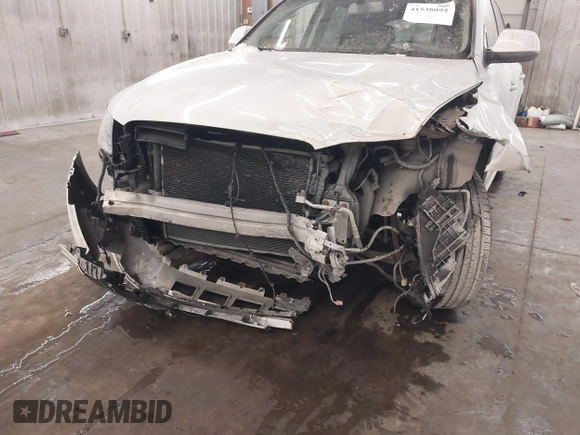 2012 Audi Q5 2.0T Premium Plus with VIN WA1LFAFP1CA085428, listed as a IAAI auction lot 41538092 with 1 mi miles. Bid and sale history available at carsss.com. Image 6.