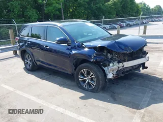 2016 Toyota Highlander XLE z VIN 5TDKKRFH1GS174865, wystawiony jako IAAI lot #42282042 z przebiegiem 178 253 mil mil oraz . Historia ofert i sprzedaży dostępna na DreamBid. Obrazek 1.