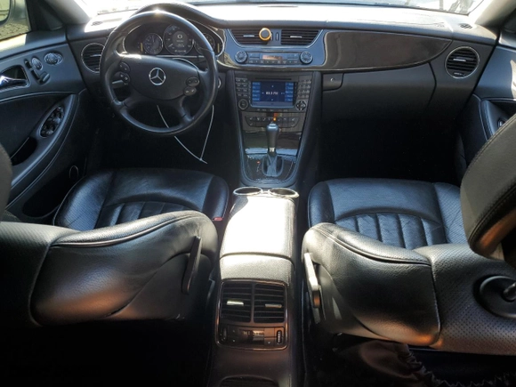 2008 Mercedes-Benz CLS-Class 5.5L with VIN WDDDJ72X98A136138, listed as a Copart auction lot 50727825 with 142,641 mi miles and Salvage Title. Bid and sale history available at carsss.com. Image 8.