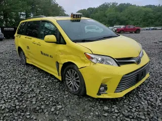 2020 Toyota Sienna XLE Auto Access Seat with VIN 5TDYZ3DC4LS025001, listed as a Copart auction lot 58201225 with 120,395 mi miles and Salvage title. Bid and sale history available at DreamBid. Image 14.