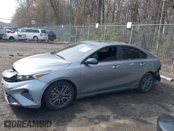 2023 Kia Forte GT-Line z VIN 3KPF54AD6PE684798, wystawiony jako IAAI lot #41921089 z przebiegiem 24 670 mil mil oraz . Historia ofert i sprzedaży dostępna na DreamBid. Obrazek 14.