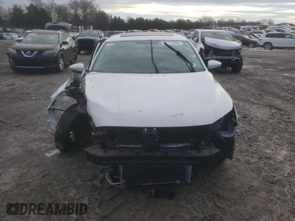 2017 Volkswagen Passat SE z VIN 1VWBT7A31HC022453, wystawiony jako Copart lot #88777855 z przebiegiem Nie podano mil oraz Szkoda całkowita • Salvage title. Historia ofert i sprzedaży dostępna na DreamBid. Obrazek 5.