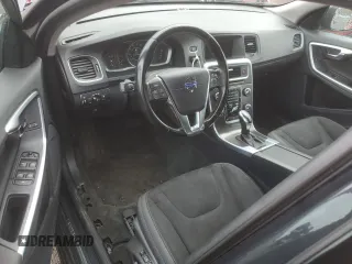 2015 Volvo V60 z VIN YV126MEA6F1206906, wystawiony jako Copart lot #51837425 z przebiegiem 142 194 mil mil oraz Tytuł czysty. Historia ofert i sprzedaży dostępna na DreamBid. Obrazek 8.