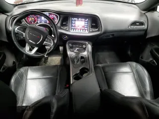 2015 Dodge Challenger SXT Plus z VIN 2C3CDZBG1FH913861, wystawiony jako Copart lot #52806785 z przebiegiem 61 254 mil mil oraz Szkoda całkowita • Salvage title. Historia ofert i sprzedaży dostępna na DreamBid. Obrazek 8.