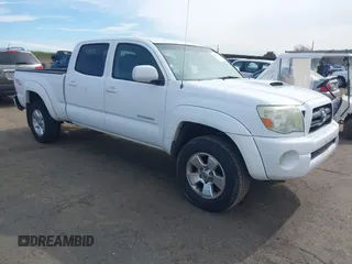2005 Toyota Tacoma PreRunner with VIN 5TEKU72N55Z069188, listed as a IAAI auction lot 41561796 with 233,474 mi miles. Bid and sale history available at carsss.com. Image 1.