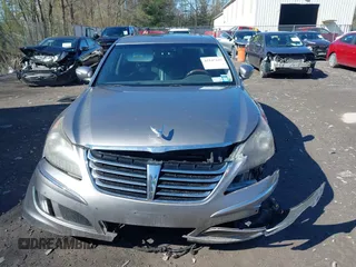 2013 Hyundai Equus Signature with VIN KMHGH4JH6DU062970, listed as a IAAI auction lot 42147197 with 131,799 mi miles and . Bid and sale history available at DreamBid. Image 12.