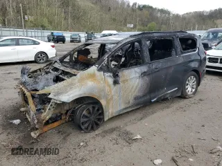 2018 Chrysler Pacifica Touring L Plus z VIN 2C4RC1EG3JR292809, wystawiony jako Copart lot #51787255 z przebiegiem Nie podano mil oraz Nie do naprawy • Non repairable. Historia ofert i sprzedaży dostępna na DreamBid. Obrazek 1.