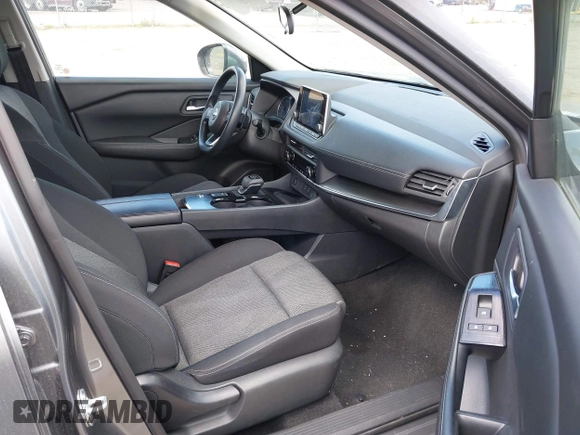 2024 Nissan Rogue SV z VIN 5N1BT3BA3RC672598, wystawiony jako IAAI lot #42279132 z przebiegiem 29 491 mil mil oraz . Historia ofert i sprzedaży dostępna na DreamBid. Obrazek 5.