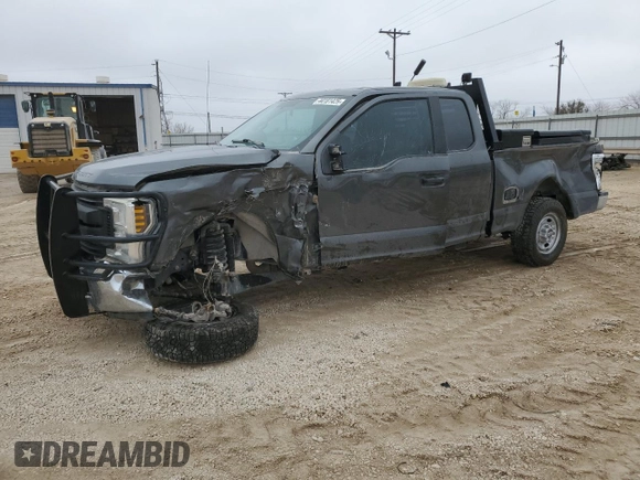 2018 Ford F-250 XL with VIN 1FT7X2A67JEB39698, listed as a Copart auction lot 44161425 with 245,655 mi miles and Salvage title. Bid and sale history available at DreamBid. Image 1.