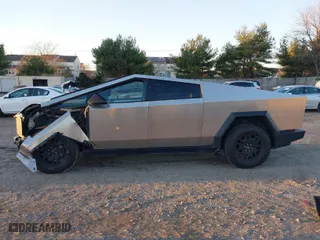 2024 Tesla Cybertruck with VIN 7G2CEHED7RA015449, listed as a IAAI auction lot 40761545 with 9,329 mi miles. Bid and sale history available at carsss.com. Image 14.