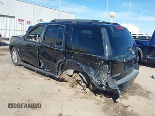2010 Ford Explorer XLT with VIN 1FMEU6DE9AUA38321, listed as a IAAI auction lot 41817817 with 204,623 mi miles. Bid and sale history available at carsss.com. Image 3.