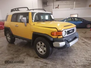 2007 Toyota FJ Cruiser with VIN JTEBU11F670050381, listed as a IAAI auction lot 41727360 with 218,248 mi miles. Bid and sale history available at carsss.com. Image 1.
