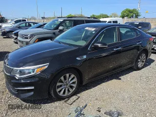 2016 Kia Optima EX z VIN 5XXGU4L36GG013229, wystawiony jako Copart lot #55242615 z przebiegiem 112 617 mil mil oraz Czysty tytuł • Clean title. Historia ofert i sprzedaży dostępna na DreamBid. Obrazek 1.