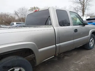 2003 Chevrolet Silverado 1500 LT with VIN 1GCEK19T33E268065, listed as a IAAI auction lot 41838254 with 247,179 mi miles. Bid and sale history available at carsss.com. Image 13.