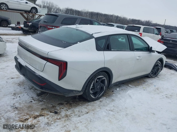 2025 Kia K4 EX with VIN 3KPFU4DE2SE008137, listed as a IAAI auction lot 41292373 with 1 mi miles. Bid and sale history available at carsss.com. Image 4.