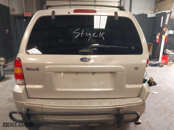 2005 Ford Escape Limited with VIN 1FMYU94195KB62327, listed as a IAAI auction lot 41910709 with 116,086 mi miles. Bid and sale history available at carsss.com. Image 17.