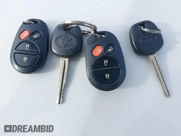 2006 Toyota Sienna CE z VIN 5TDZA23C06S547703, wystawiony jako IAAI lot #41973392 z przebiegiem 235 995 mil mil oraz . Historia ofert i sprzedaży dostępna na DreamBid. Obrazek 11.
