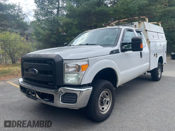 2016 Ford F-350 with VIN 1FD8X3B67GEC46263, listed as a Copart auction lot 47267935 with 241,492 mi miles and Clean title. Bid and sale history available at DreamBid. Image 2.