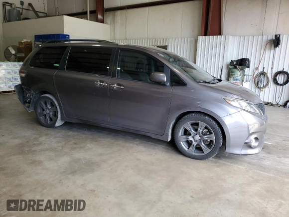 2017 Toyota Sienna SE with VIN 5TDXZ3DC4HS898217, listed as a Copart auction lot 81272463 with 143,748 mi miles and Salvage Title. Bid and sale history available at carsss.com. Image 4.