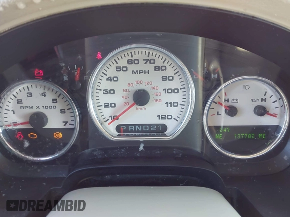 2005 Ford F-150 XLT with VIN 1FTPX12555NB76674, listed as a IAAI auction lot 41371363 with 137,782 mi miles. Bid and sale history available at carsss.com. Image 7.