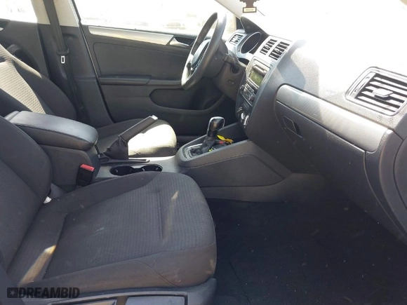 2015 Volkswagen Jetta Sedan 1.8T Sport with VIN 3VWD17AJ9FM321682, listed as a IAAI auction lot 41889188 with 135,238 mi miles. Bid and sale history available at carsss.com. Image 5.