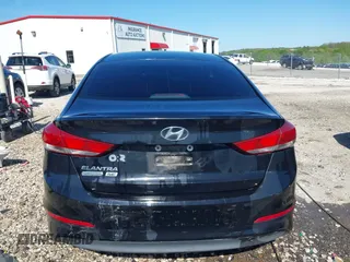 2018 Hyundai Elantra SE z VIN KMHD74LF2JU596691, wystawiony jako IAAI lot #42084069 z przebiegiem 75 652 mil mil oraz . Historia ofert i sprzedaży dostępna na DreamBid. Obrazek 17.