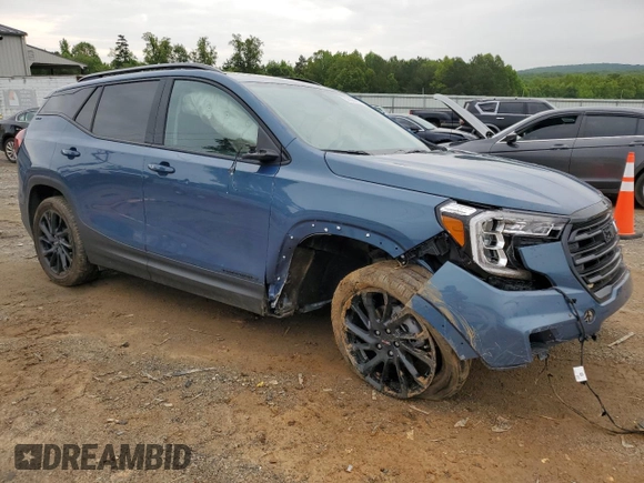 2024 GMC Terrain SLT with VIN 3GKALVEGXRL402255, listed as a Copart auction lot 58592915 with 8,998 mi miles and Salvage title. Bid and sale history available at DreamBid. Image 4.