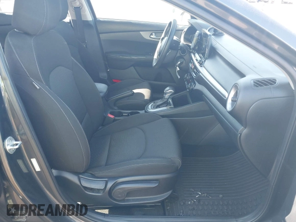 2019 Kia Forte LXS z VIN 3KPF24AD0KE087972, wystawiony jako IAAI lot #42252390 z przebiegiem 118 537 mil mil oraz . Historia ofert i sprzedaży dostępna na DreamBid. Obrazek 5.