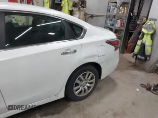 2014 Nissan Altima 2.5 with VIN 1N4AL3AP0EC420779, listed as a IAAI auction lot 42026108 with 180,024 mi miles. Bid and sale history available at carsss.com. Image 12.