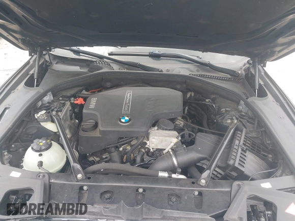 2013 BMW 5 Series 528i xDrive z VIN WBAXH5C57DD111765, wystawiony jako IAAI lot #42293035 z przebiegiem 118 786 mil mil oraz . Historia ofert i sprzedaży dostępna na DreamBid. Obrazek 10.