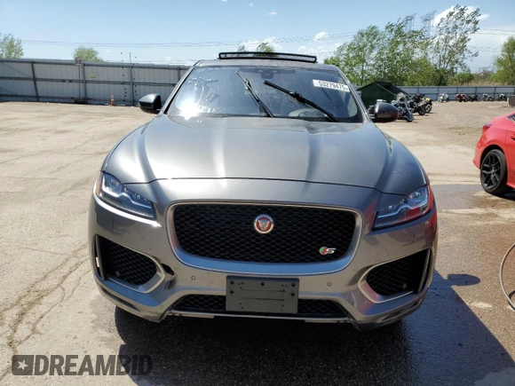 2017 Jaguar F-Pace S z VIN SADCM2BV1HA488777, wystawiony jako Copart lot #53279475 z przebiegiem Nie podano mil oraz Szkoda całkowita • Salvage title. Historia ofert i sprzedaży dostępna na DreamBid. Obrazek 5.