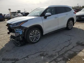 2022 Toyota Highlander Platinum with VIN 5TDFZRBH0NS207760, listed as a Copart auction lot 51809085 with 45,878 mi miles and Salvage Title. Bid and sale history available at carsss.com. Image 1.