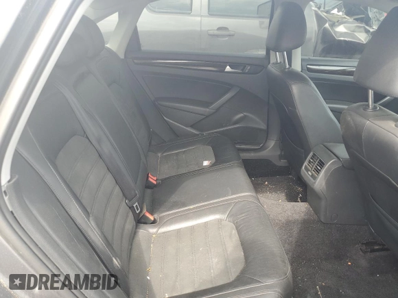 2015 Volkswagen Passat SEL Premium with VIN 1VWCV7A34FC006176, listed as a Copart auction lot 60224195 with 107,983 mi miles and Salvage title. Bid and sale history available at DreamBid. Image 10.