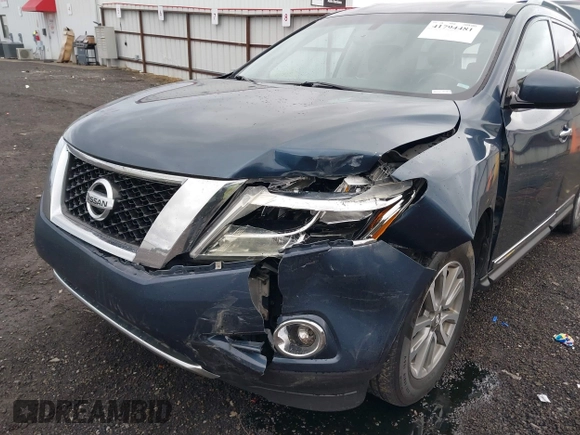 2013 Nissan Pathfinder SV with VIN 5N1AR2MMXDC681044, listed as a IAAI auction lot 41794481 with 181,915 mi miles. Bid and sale history available at carsss.com. Image 6.