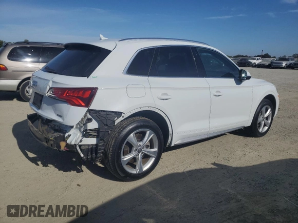 2020 Audi Q5 Premium with VIN WA1ANAFYXL2034037, listed as a Copart auction lot 63627825 with 33,874 mi miles and Salvage title. Bid and sale history available at DreamBid. Image 3.