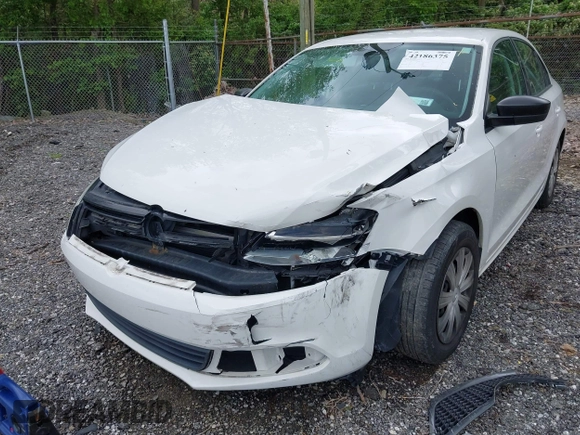 2014 Volkswagen Jetta S z VIN 3VW2K7AJ0EM367470, wystawiony jako IAAI lot #42186375 z przebiegiem 118 715 mil mil oraz . Historia ofert i sprzedaży dostępna na DreamBid. Obrazek 6.
